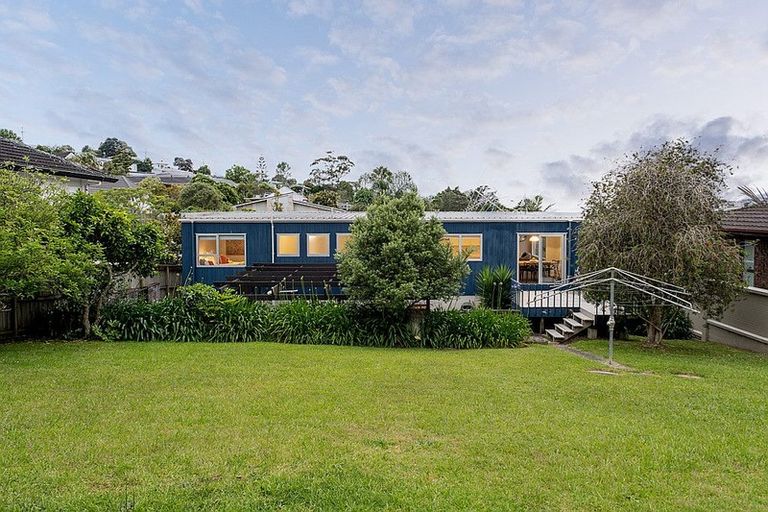 Photo of property in 30 Amante Crescent, Mairangi Bay, Auckland, 0630