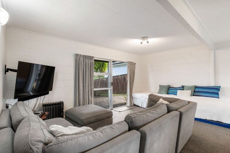 Photo of property in 100 Charleston Avenue, Whangamata, 3620