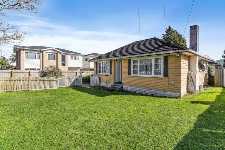 Photo of property in 60 Mckean Avenue, Manurewa, Auckland, 2102