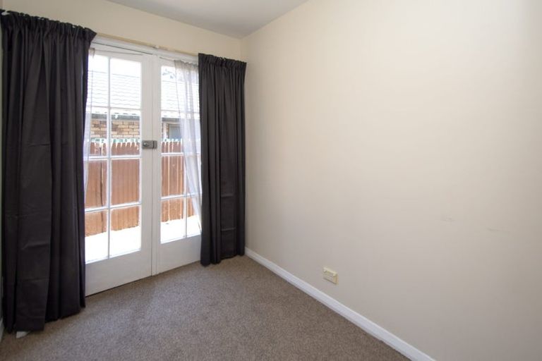 Photo of property in 53 Thackeray Place, Waltham, Christchurch, 8023