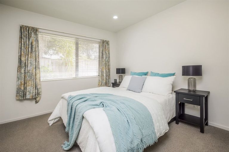 Photo of property in 15a Callis Avenue, Opaheke, Papakura, 2113