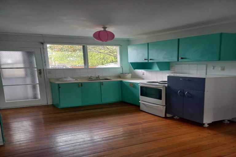 Photo of property in 1/15 Glengarry Road, Glen Eden, Auckland, 0602