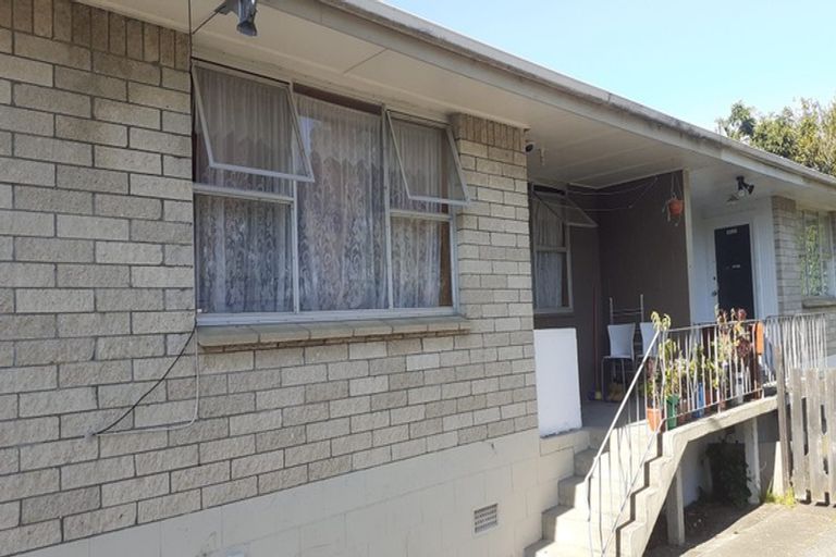 Photo of property in 2/47 Eddowes Street, Manurewa, Auckland, 2102