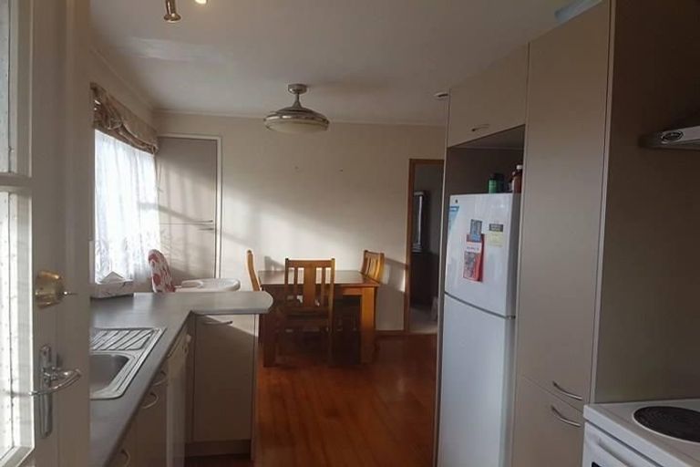 Photo of property in 36 Kirby Street, Glendene, Auckland, 0602