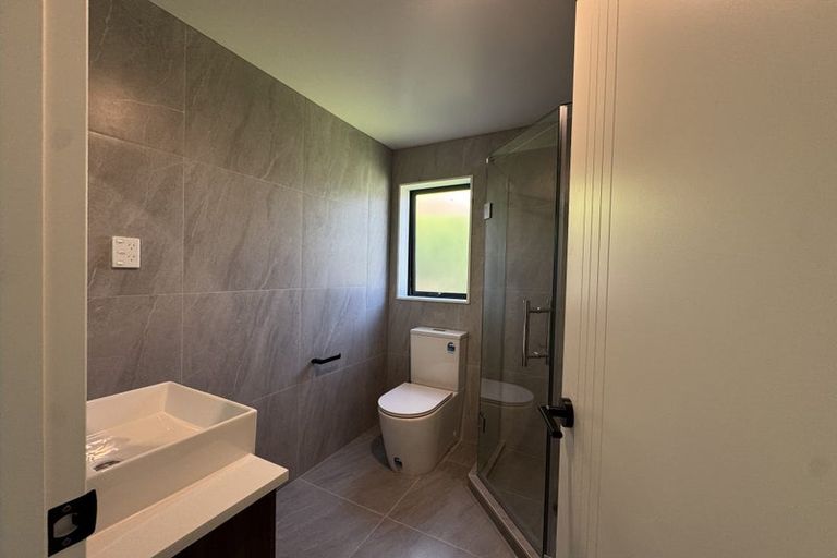 Photo of property in 14e Serjeant Street, Henderson, Auckland, 0612