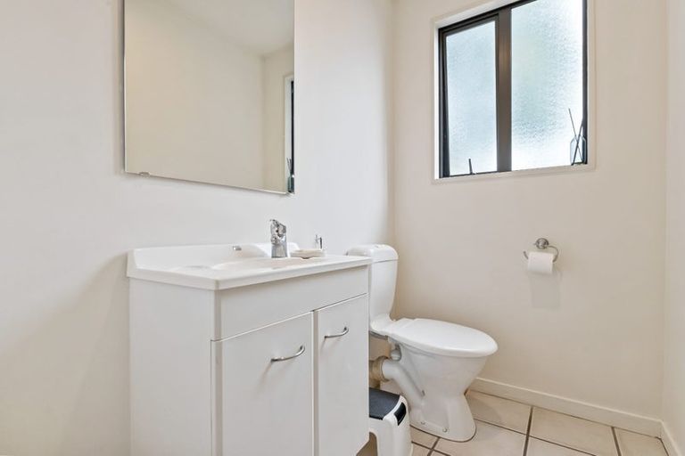 Photo of property in 1 Trist Place, Edgeware, Christchurch, 8013