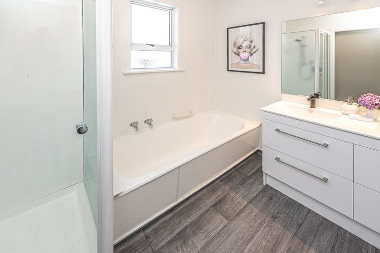 Photo of property in 27 Hood Street, Castlecliff, Whanganui, 4501