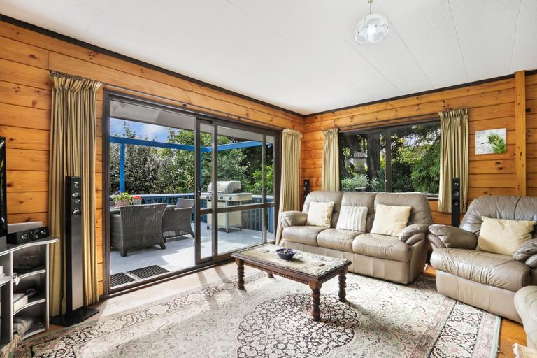 Photo of property in 2b Collingwood Road, Waiuku, 2123