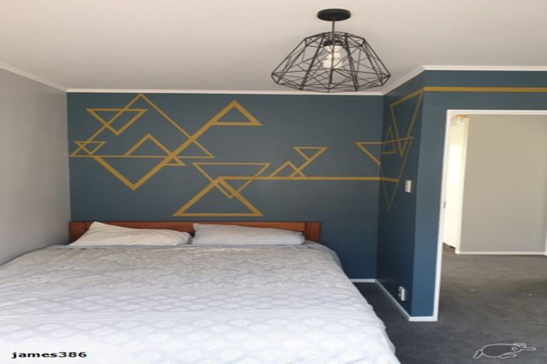 Photo of property in 1/35 St Leonards Road, Kelston, Auckland, 0602