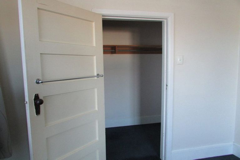 Photo of property in 2 Hawkhurst Road, Lyttelton, 8082