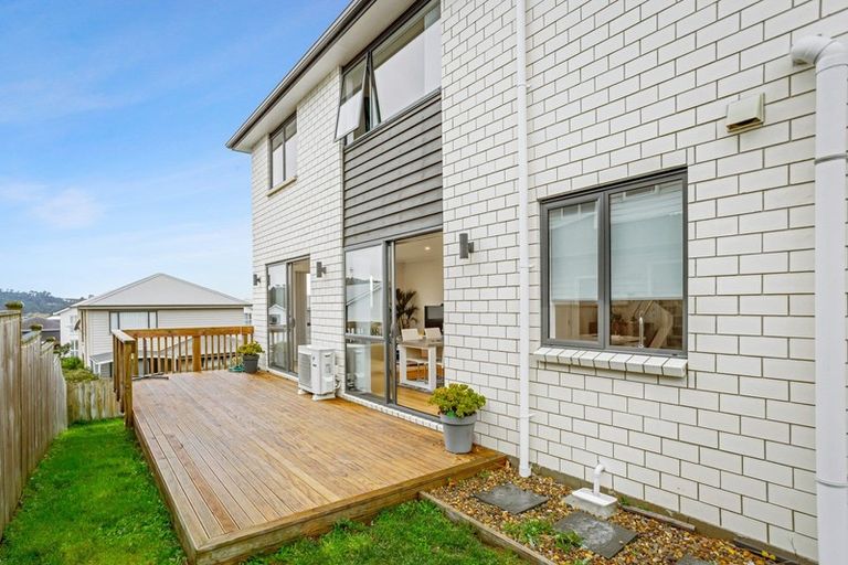 Photo of property in 9 Mettam Drive, Swanson, Auckland, 0614