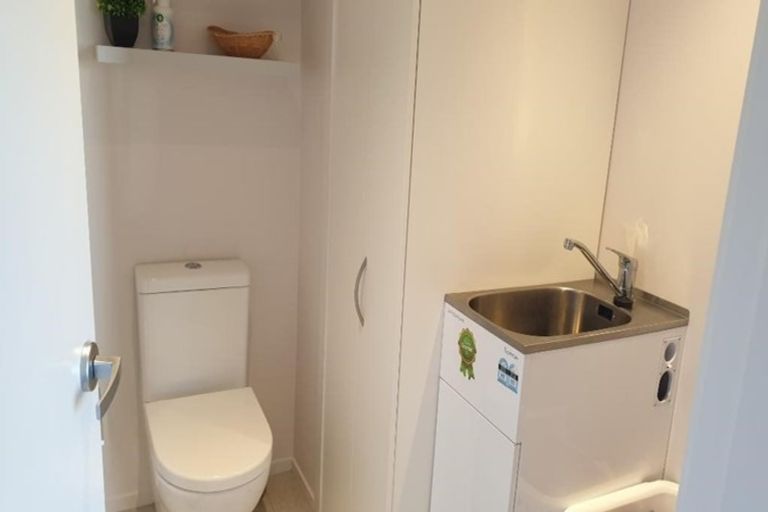 Photo of property in 8/61 Black Rock Road, Newlands, Wellington, 6037