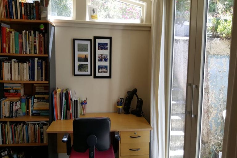 Photo of property in 102 Wallace Street, Mount Cook, Wellington, 6021