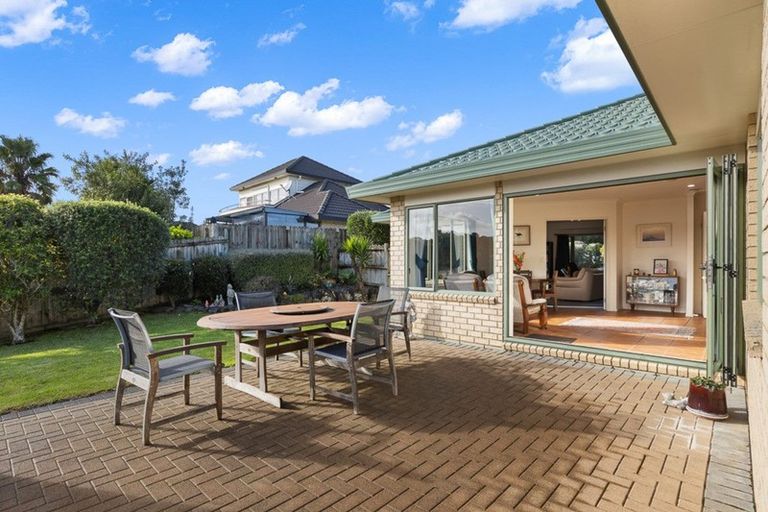 Photo of property in 122 Charles Prevost Drive, The Gardens, Auckland, 2105