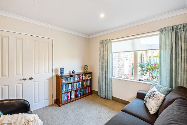 Photo of property in 26 Gandalf Crescent, Paraparaumu, 5032