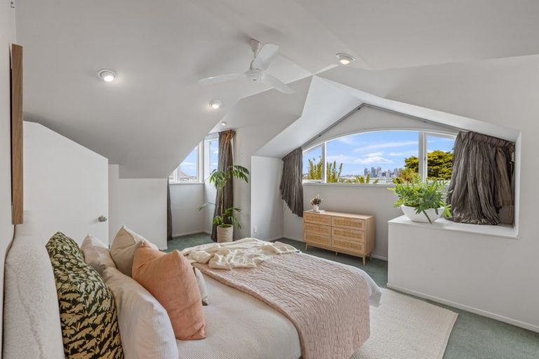 Photo of property in 6 Stafford Road, Northcote Point, Auckland, 0627