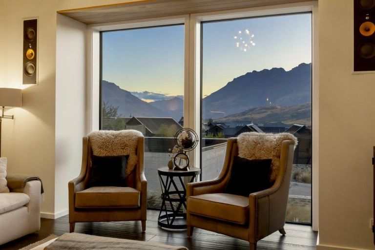 Photo of property in 31 Falconer Rise, Jacks Point, Queenstown, 9371