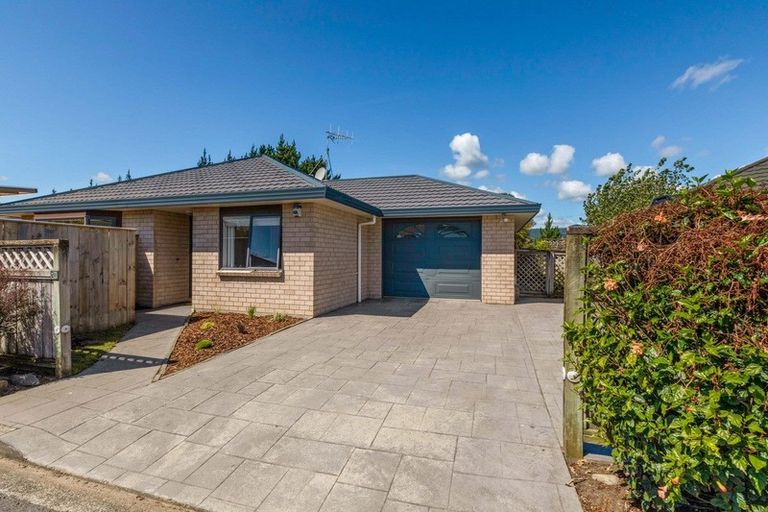 Photo of property in 2d Cedar Drive, Paraparaumu Beach, Paraparaumu, 5032
