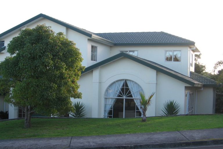 Photo of property in 3 Kahala Place, West Harbour, Auckland, 0618