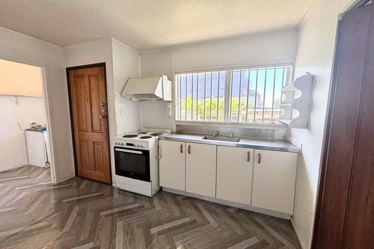 Photo of property in 190 Universal Drive, Henderson, Auckland, 0610