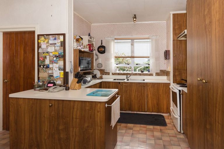 Photo of property in 327 Waiuku Road, Puni, Pukekohe, 2678