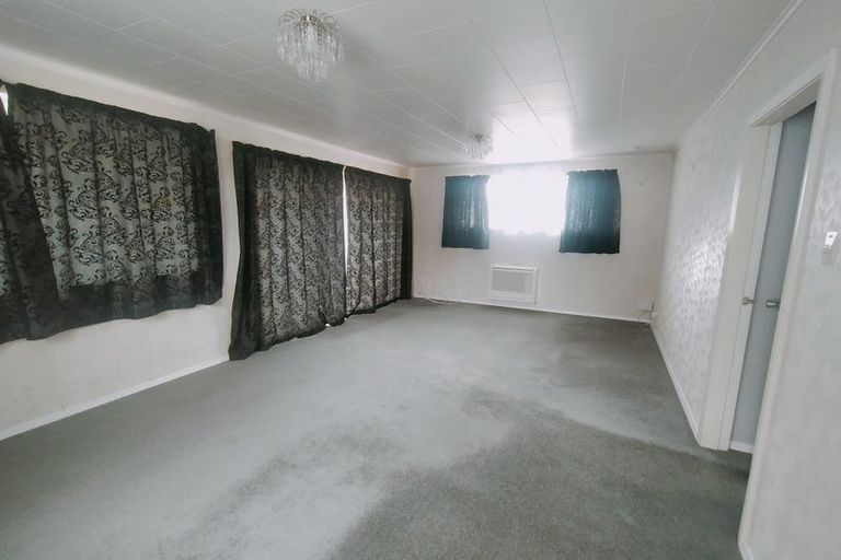 Photo of property in 13 Saint Ronans Avenue, Waterloo, Lower Hutt, 5011