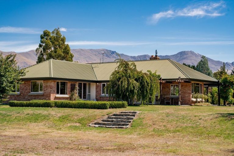 Photo of property in 11 Riverbank Road, Wanaka, 9382