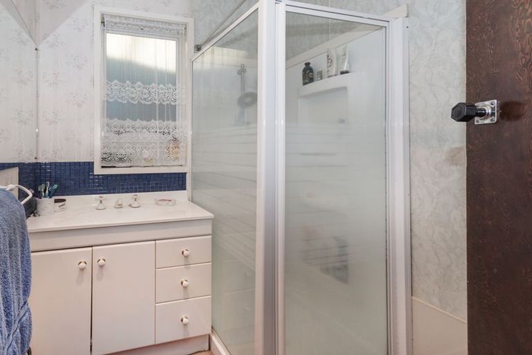 Photo of property in 327 Waiuku Road, Puni, Pukekohe, 2678