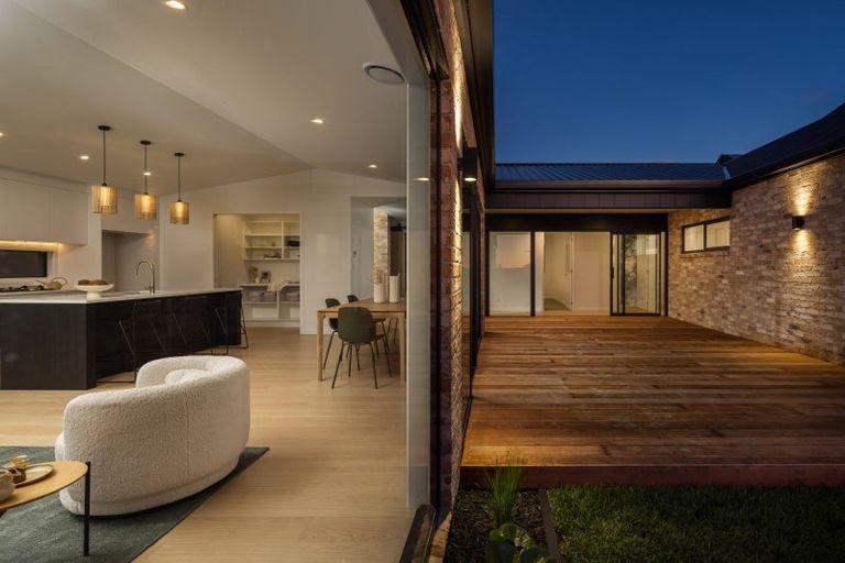 Photo of property in 10 Bosun Place, Te Atatu Peninsula, Auckland, 0610