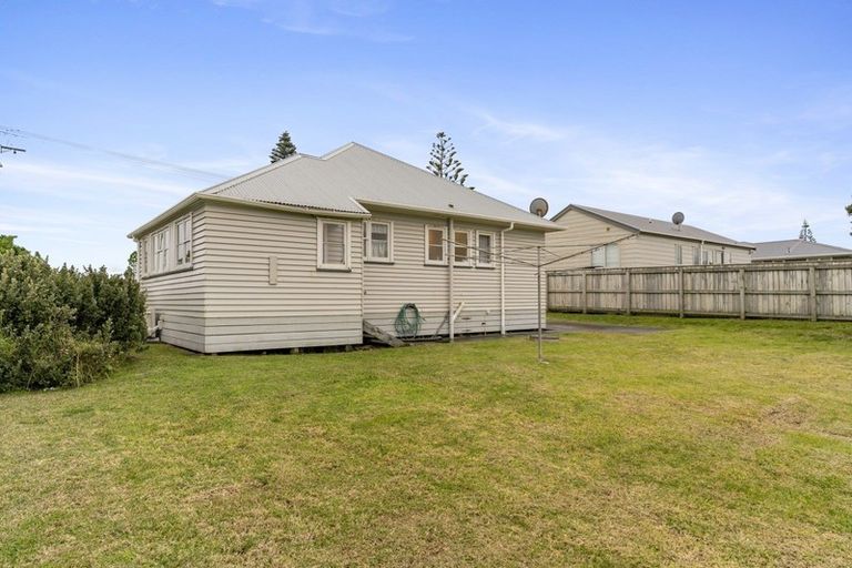Photo of property in 38 Marine Parade, Otaki Beach, Otaki, 5512