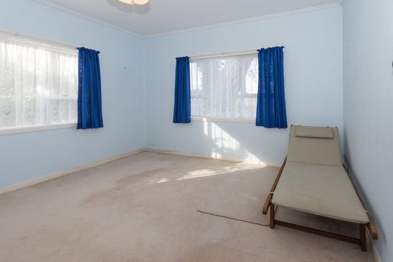 Photo of property in 327 Waiuku Road, Puni, Pukekohe, 2678