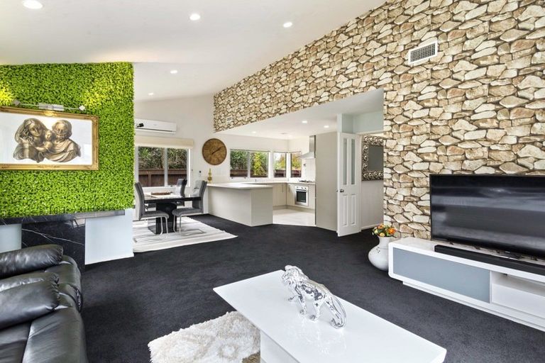 Photo of property in 4 Ronald Scott Grove, Riverstone Terraces, Upper Hutt, 5018