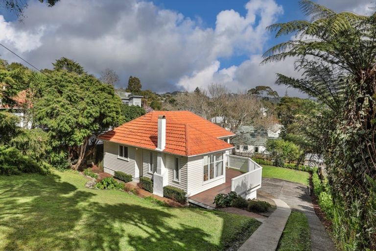 Photo of property in 257 Titirangi Road, Titirangi, Auckland, 0604