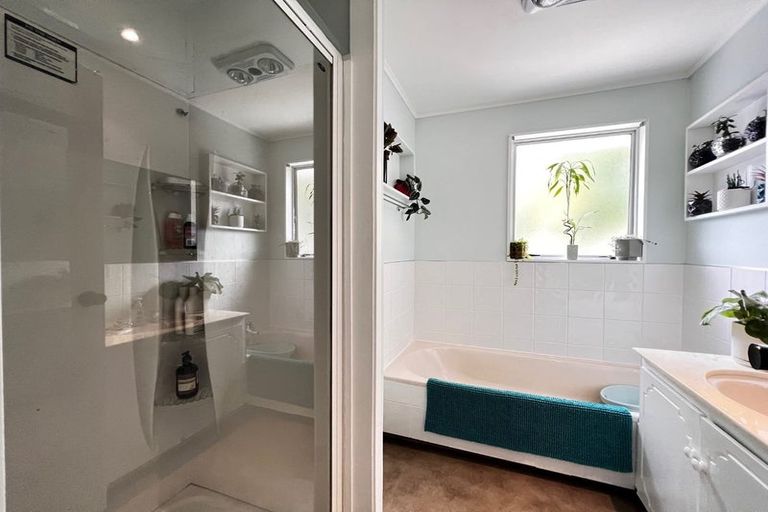 Photo of property in 1/27 Midgley Road, West Harbour, Auckland, 0618