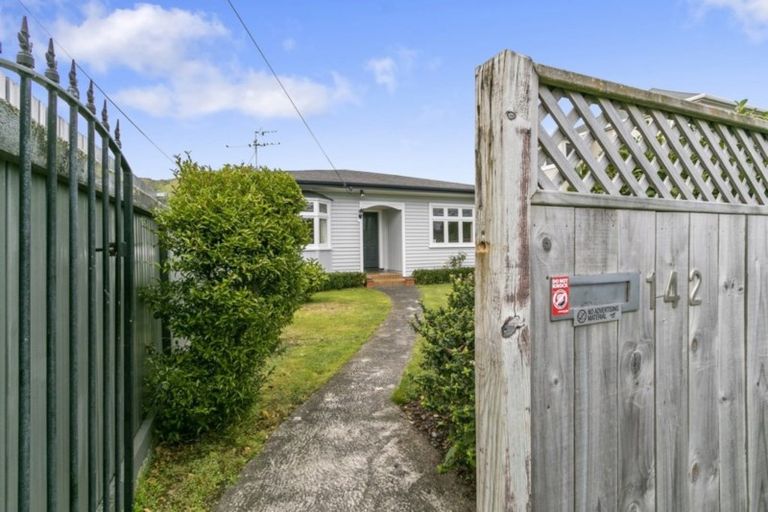 Photo of property in 142 Waiwhetu Road, Waterloo, Lower Hutt, 5011