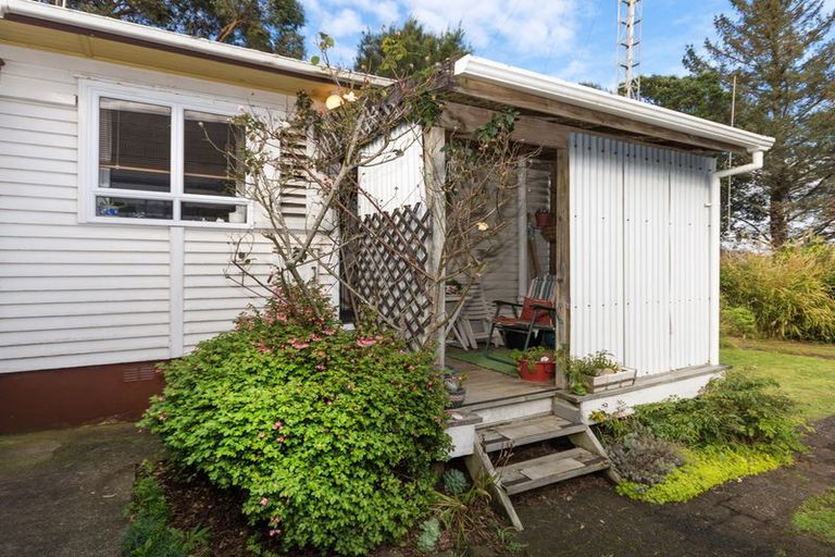 Photo of property in 327 Waiuku Road, Puni, Pukekohe, 2678