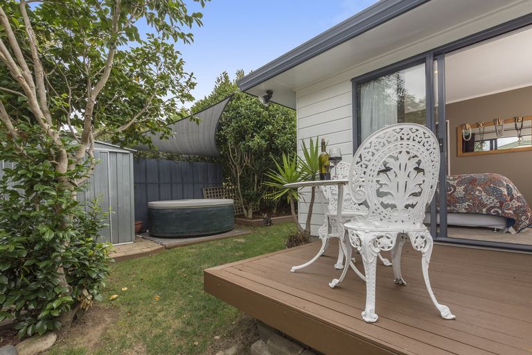 Photo of property in 3 Village Park Drive, Welcome Bay, Tauranga, 3112