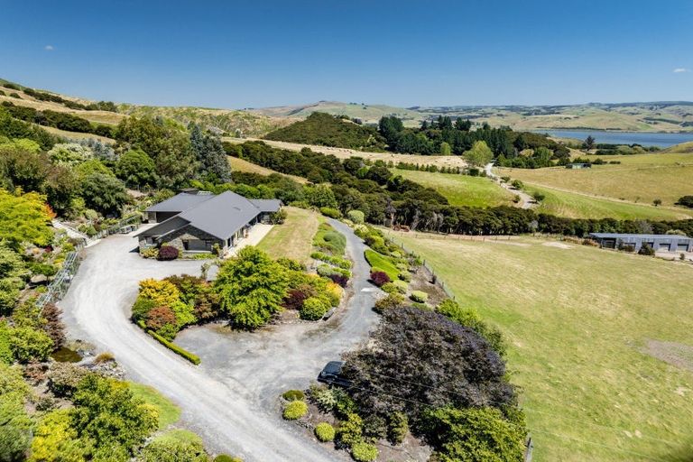 Photo of property in 67 Surrey Heights, Waihola, Outram, 9073