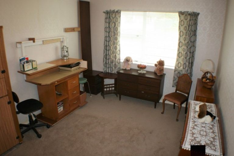 Photo of property in 13 Kent Street, Levin, 5510