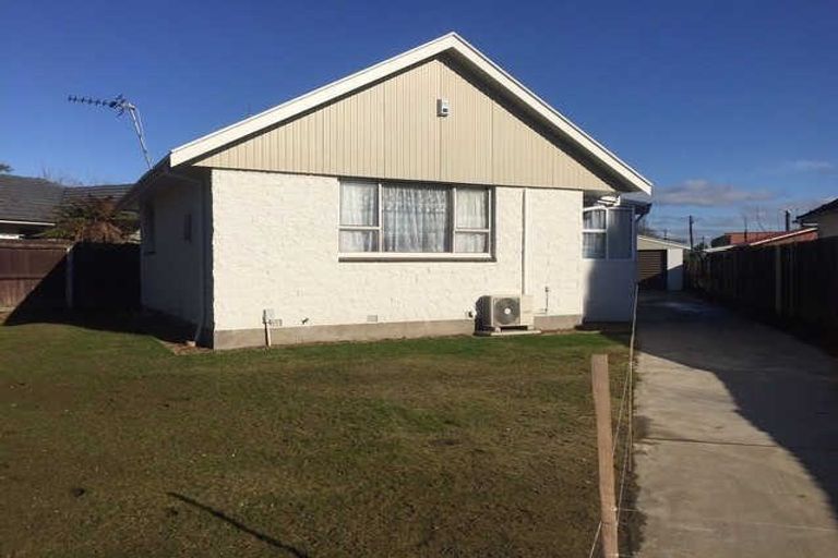 Photo of property in 74 Oakhampton Street, Hornby, Christchurch, 8042