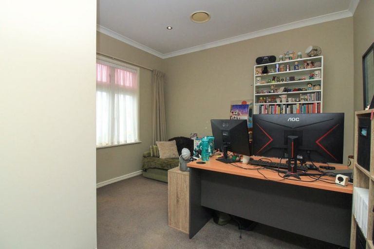 Photo of property in 37 Connolly Street, Boulcott, Lower Hutt, 5010