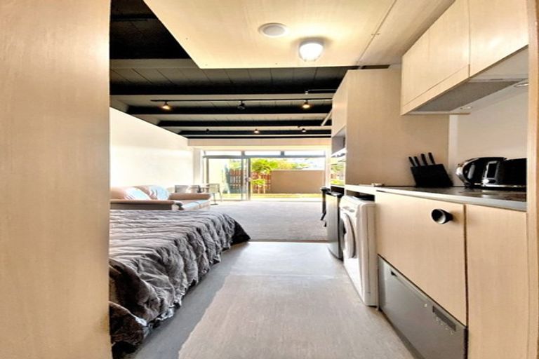 Photo of property in Vedado Apartments, 208/41 Hopper Street, Mount Cook, Wellington, 6011