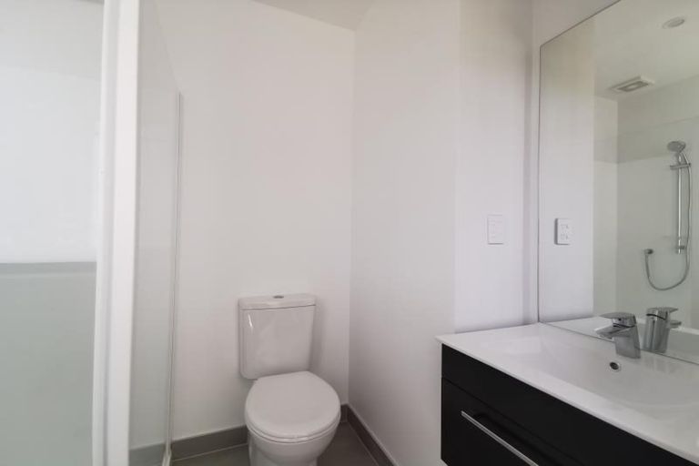 Photo of property in 2/80 Seatoun Heights Road, Seatoun, Wellington, 6022