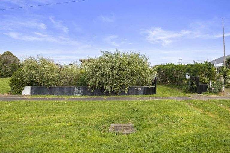 Photo of property in 10 King Street, Opunake, 4616