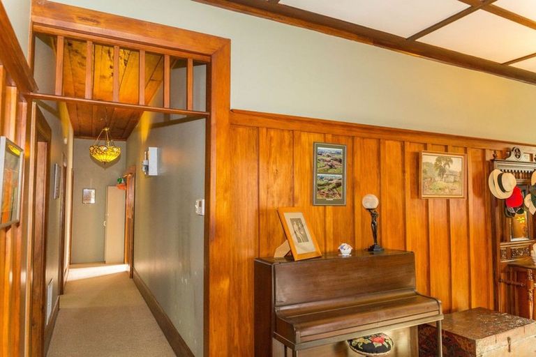 Photo of property in 17 Chamberlain Street, Dannevirke, 4930