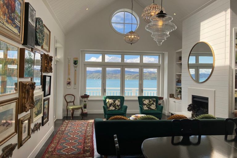 Photo of property in 129 Marine Parade, Seatoun, Wellington, 6022