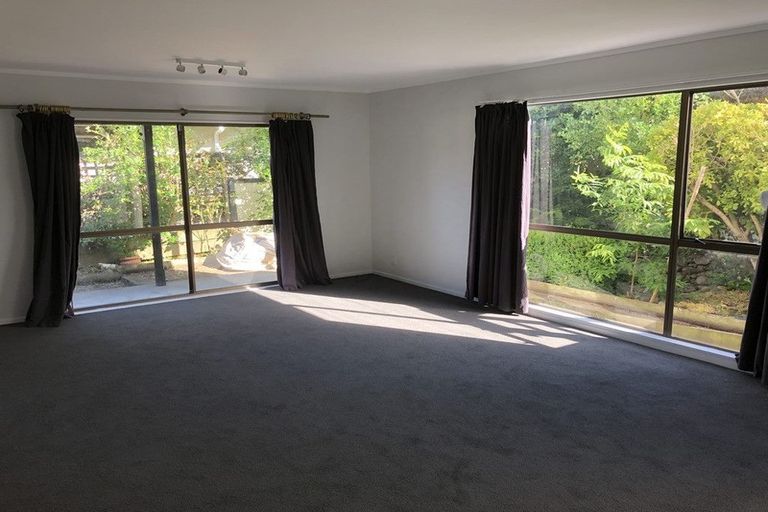 Photo of property in 30 Dorset Crescent, Hokowhitu, Palmerston North, 4410