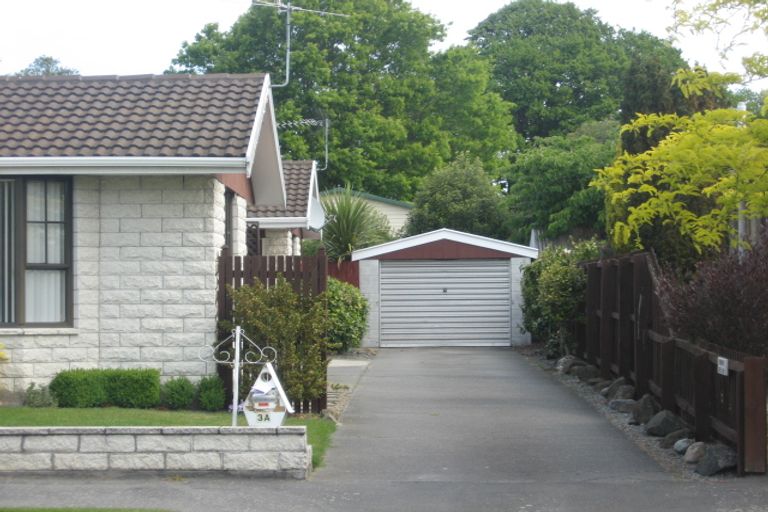 Photo of property in 2/3 Paprika Place, Bishopdale, Christchurch, 8053