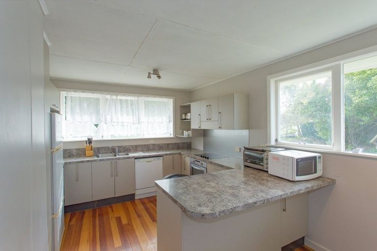 Photo of property in 35 Brassey Street, Waverley, 4510