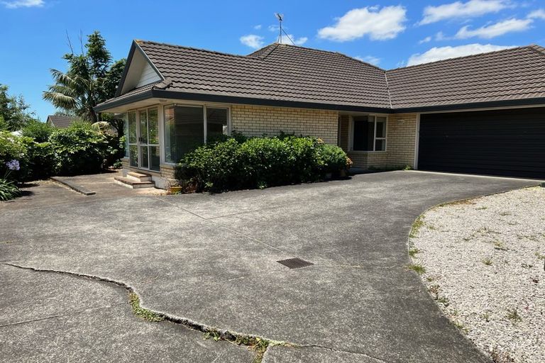 Photo of property in 2/10 Caldbeck Rise, Northpark, Auckland, 2013